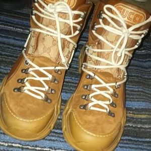 Mens Gucci Boots tan size 10